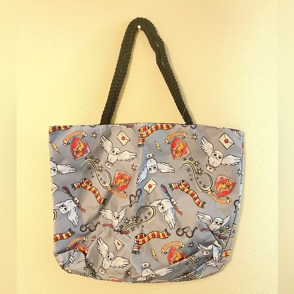 Harry Potter Themed Tote Bag - Picture 2 of 4